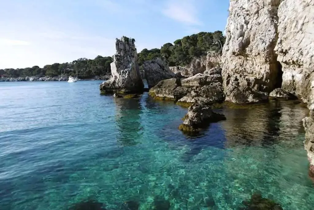 Coeur De Juan, Calme, 300M Plages - Easy Check-In Antibes Apartment