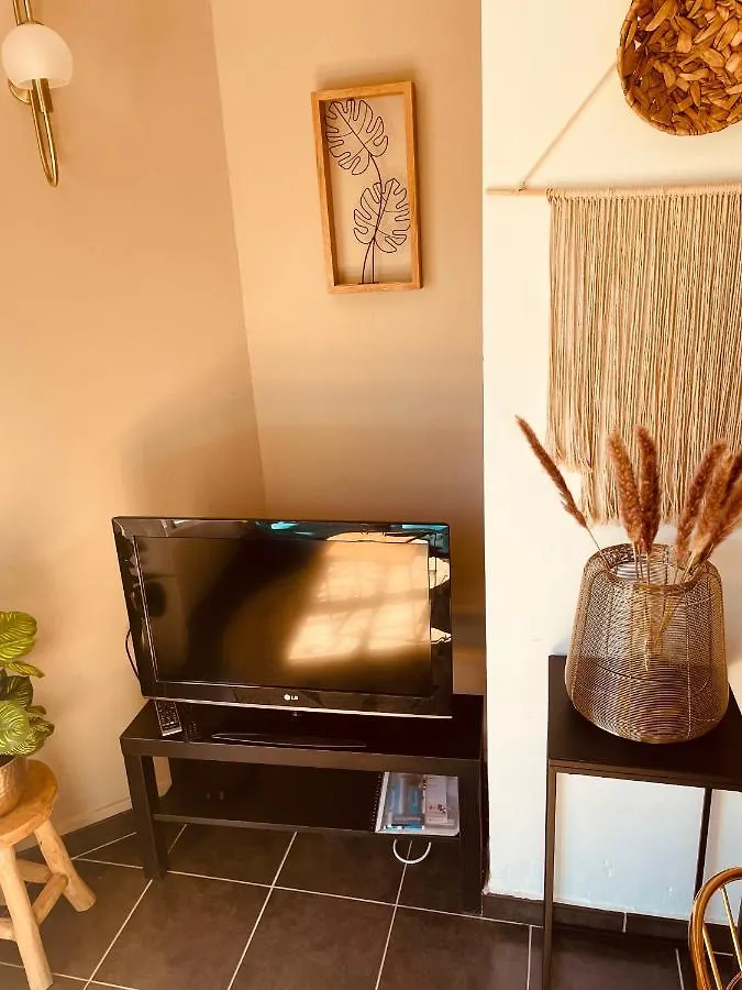 Coeur De Juan, Calme, 300M Plages - Easy Check-In Antibes Apartment