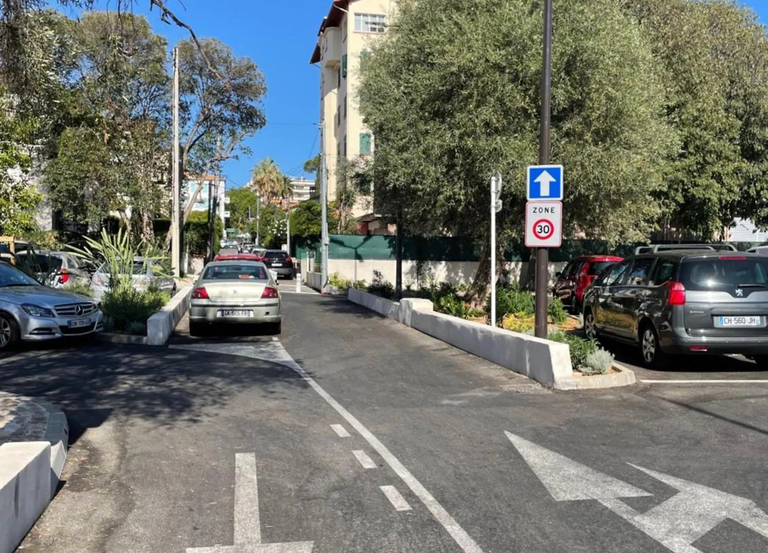 Coeur De Juan, Calme, 300M Plages - Easy Check-In Antibes Apartment