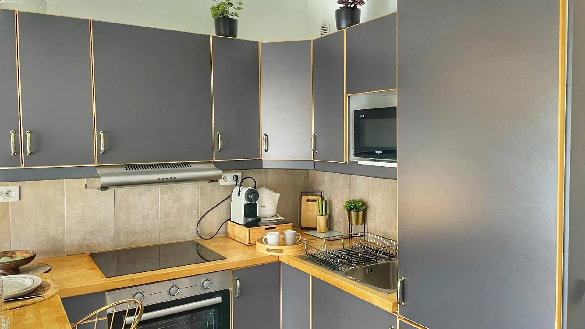 Apartment Coeur De Juan, Calme, 300M Plages - Easy Check-In Antibes